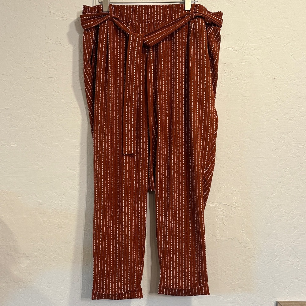 Torrid Rust‎ Dot-Stripe Paperbag Waist Pants – Size 2X, Tie Belt, Cropped